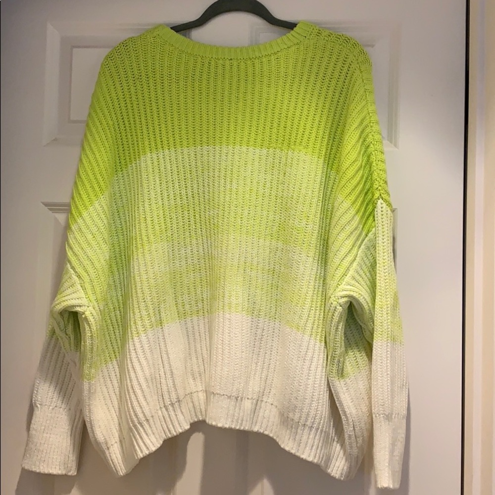 Express Sweater - Picture 5 of 5